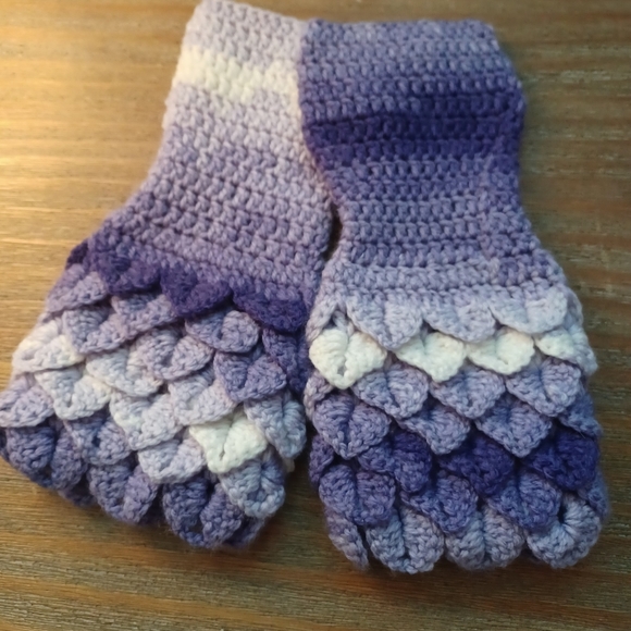 Handmade Accessories - NEW Handmade purple mermaid/Dragon Fingerless womens gloves 1szfm
